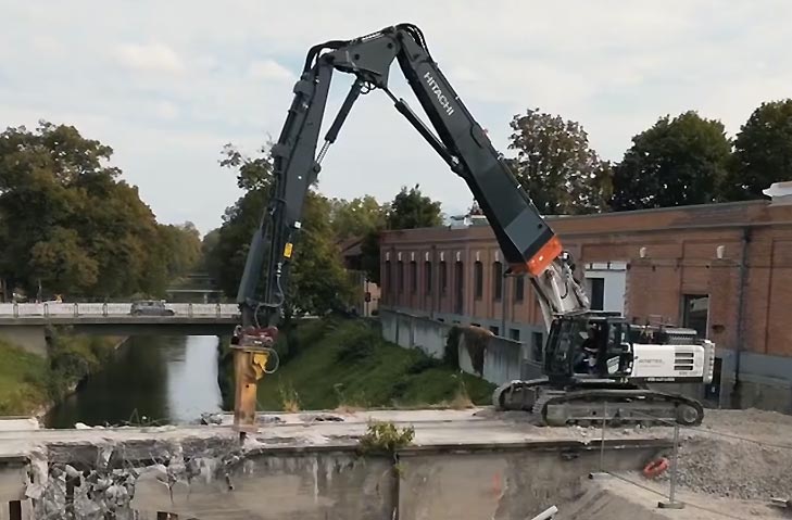 Abbruch Verbindungsbrücke zwischen Spinnereiinsel und der alten Spinnerei